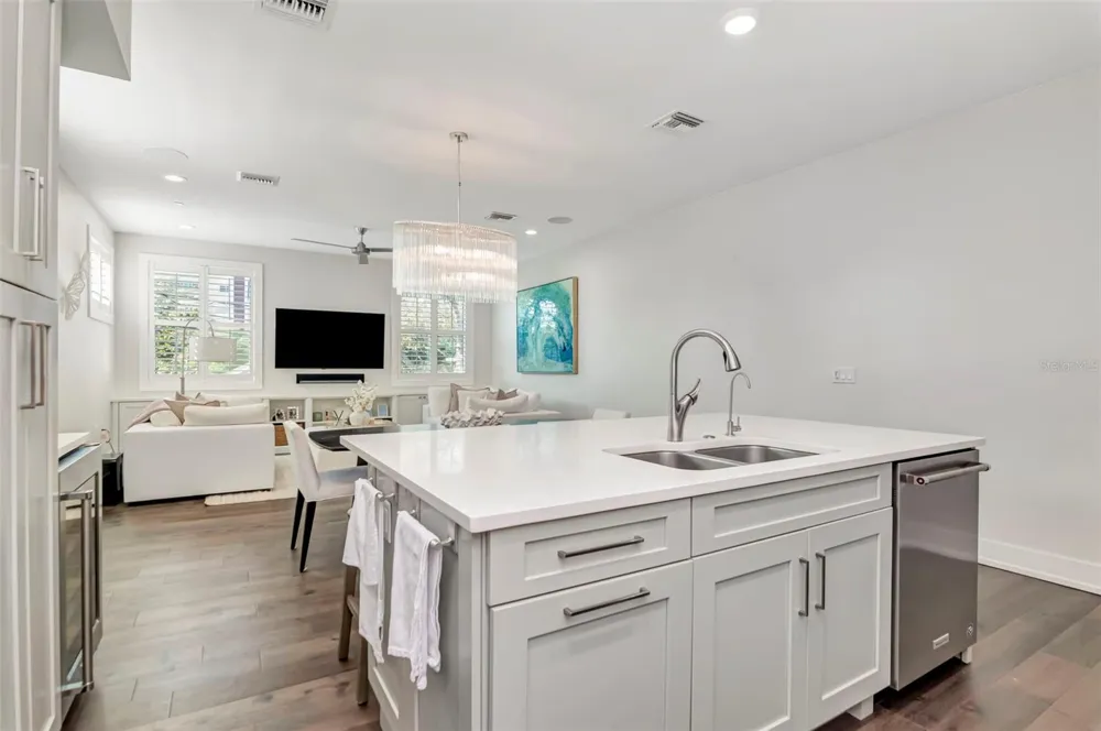 536 4TH AVENUE S #2A St Petersburg, FL 33701