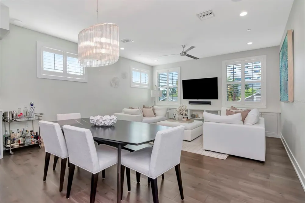 536 4TH AVENUE S #2A St Petersburg, FL 33701