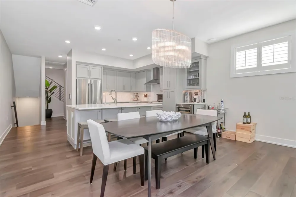 536 4TH AVENUE S #2A St Petersburg, FL 33701