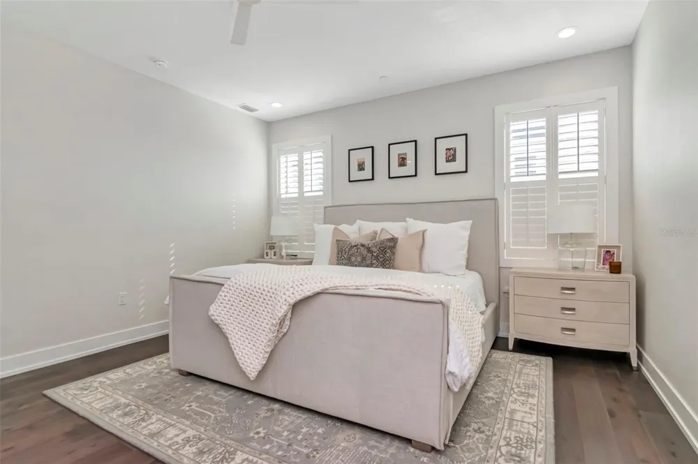 536 4TH AVENUE S #2A St Petersburg, FL 33701