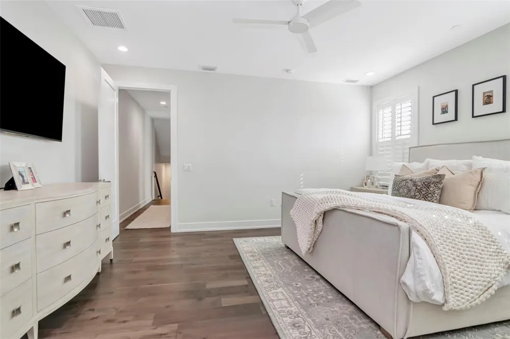 536 4TH AVENUE S #2A St Petersburg, FL 33701