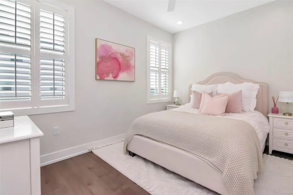 536 4TH AVENUE S #2A St Petersburg, FL 33701