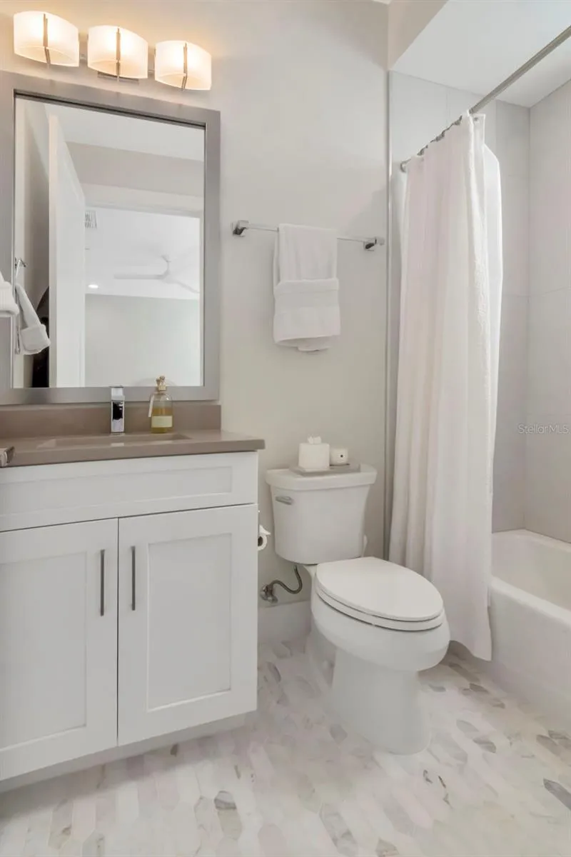 536 4TH AVENUE S #2A St Petersburg, FL 33701