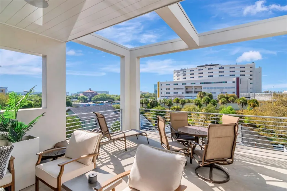 536 4TH AVENUE S #2A St Petersburg, FL 33701