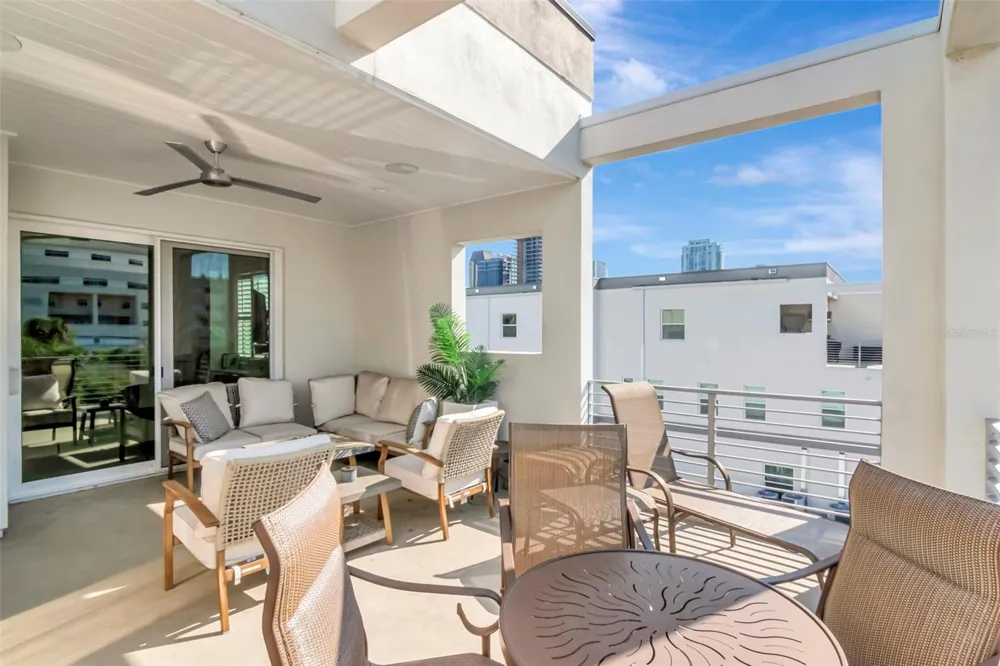 536 4TH AVENUE S #2A St Petersburg, FL 33701
