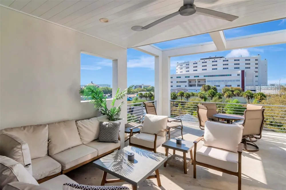 536 4TH AVENUE S #2A St Petersburg, FL 33701