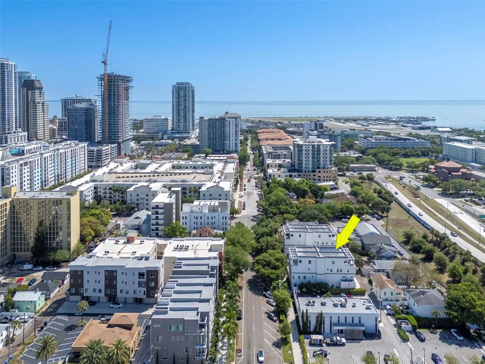 536 4TH AVENUE S #2A St Petersburg, FL 33701