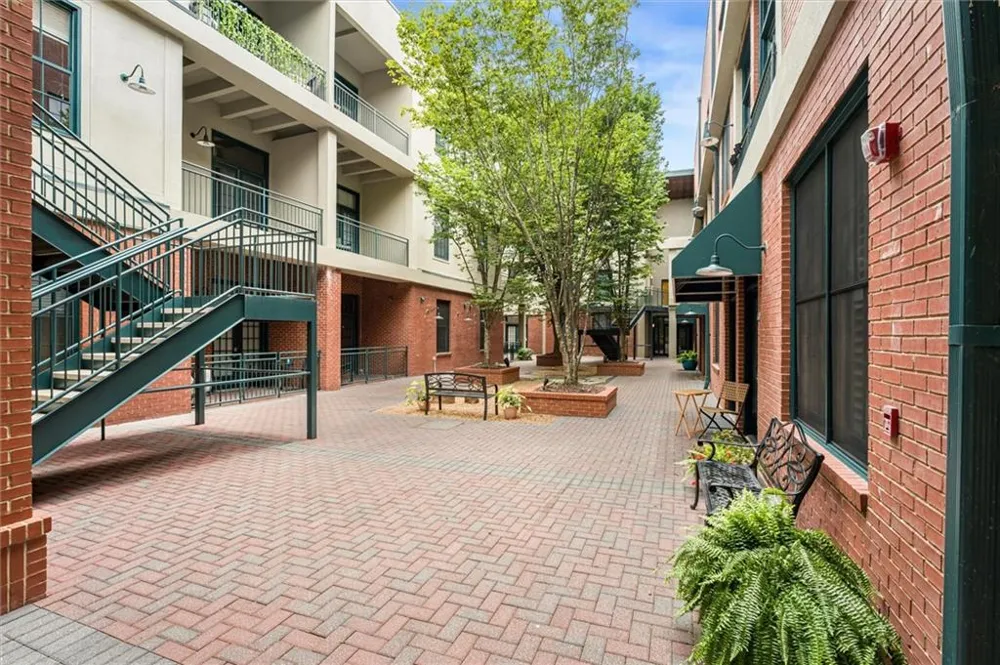 1808 Liberty Lane Roswell, GA 30075