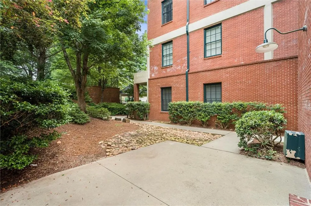 1808 Liberty Lane Roswell, GA 30075