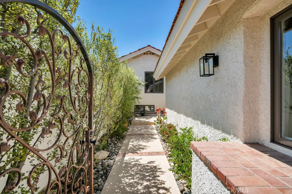 4570 Rayburn Westlake Village, CA 91362