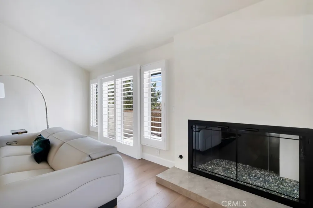 4570 Rayburn Westlake Village, CA 91362