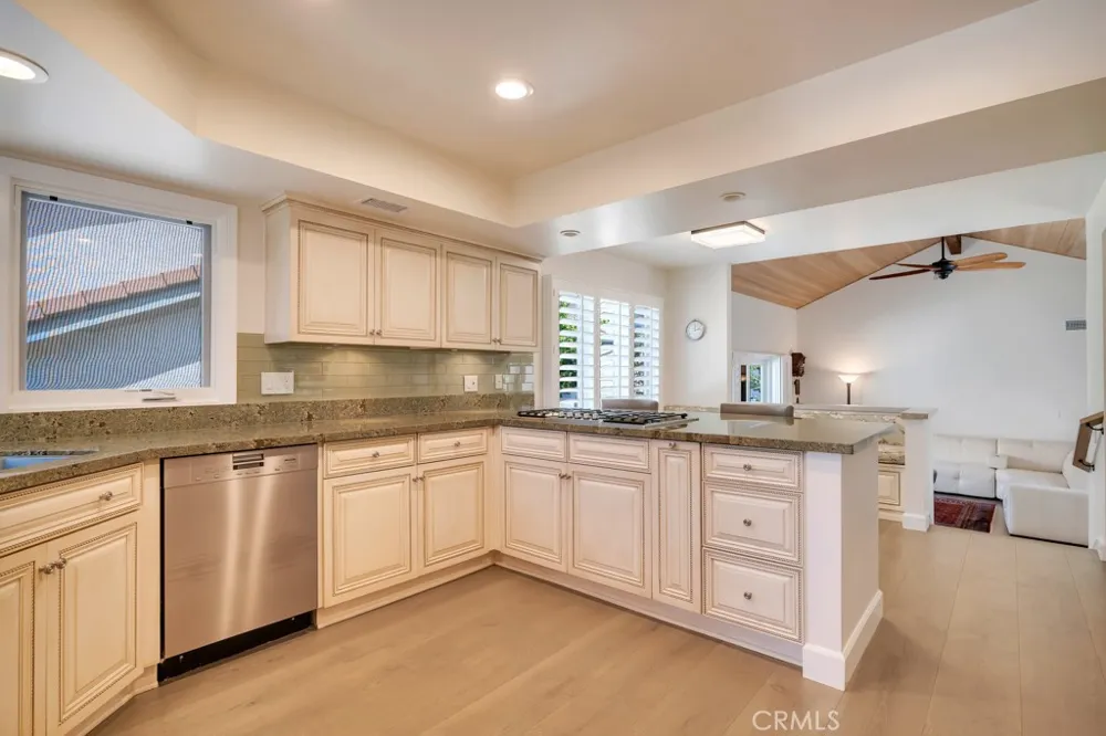 4570 Rayburn Westlake Village, CA 91362
