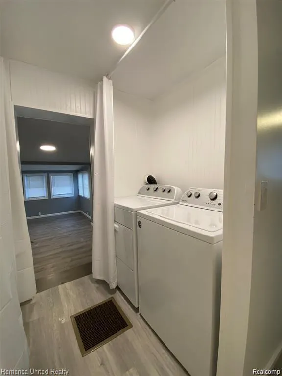 679 MENOMINEE DRIVE Genoa Township, MI 48843