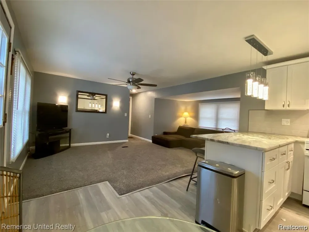 679 MENOMINEE DRIVE Genoa Township, MI 48843