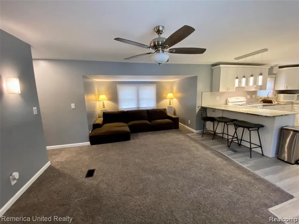 679 MENOMINEE DRIVE Genoa Township, MI 48843