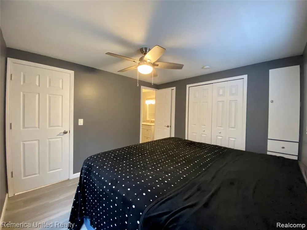 679 MENOMINEE DRIVE Genoa Township, MI 48843