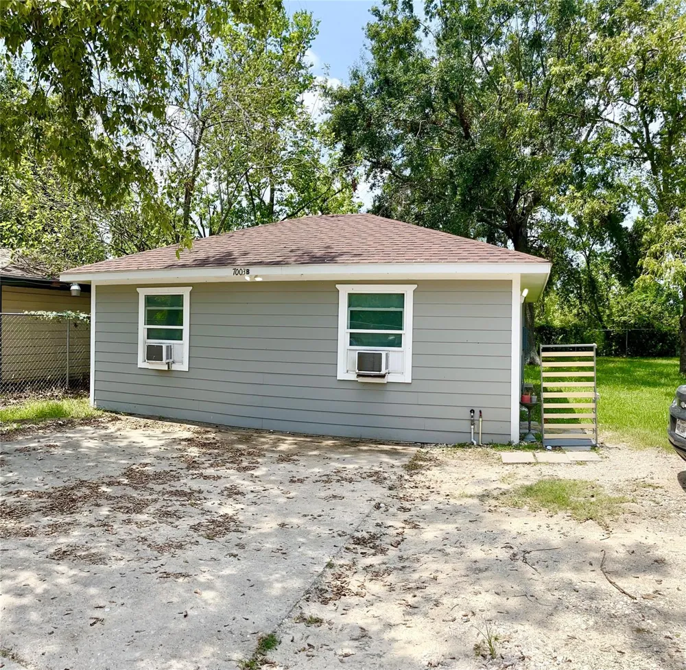7003 Hoffman Street Houston, TX 77028