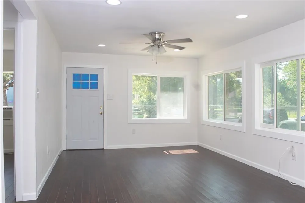 7003 Hoffman Street Houston, TX 77028