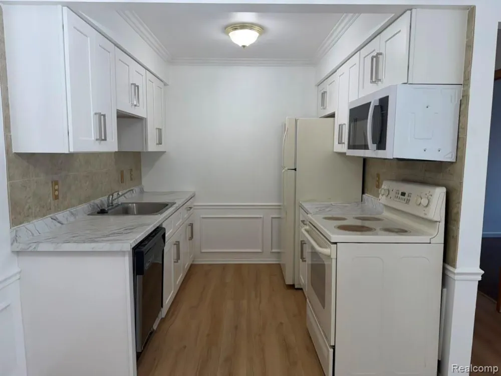 43284 Mound Road Sterling Heights City, MI 48314