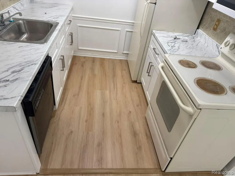 43284 Mound Road Sterling Heights City, MI 48314