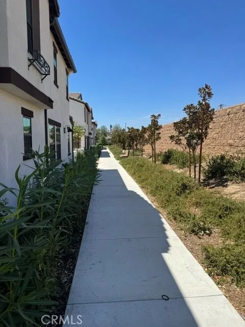 16100 Lumia Fontana, CA 92336