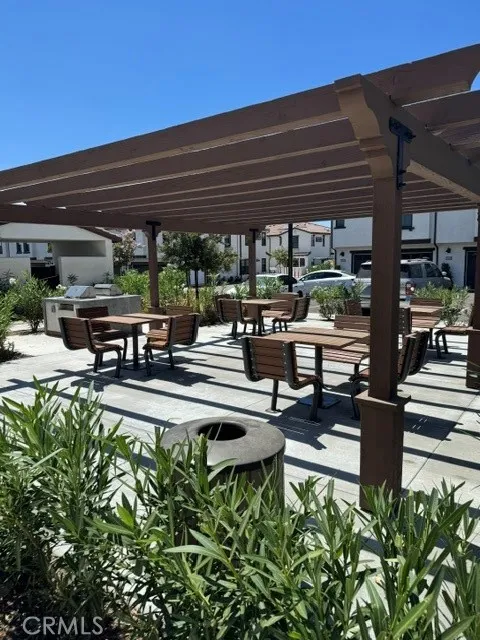 16100 Lumia Fontana, CA 92336