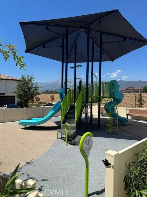 16100 Lumia Fontana, CA 92336