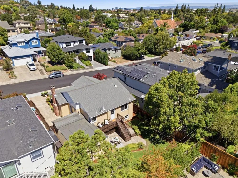 1945 Birch Avenue San Carlos, CA 94070