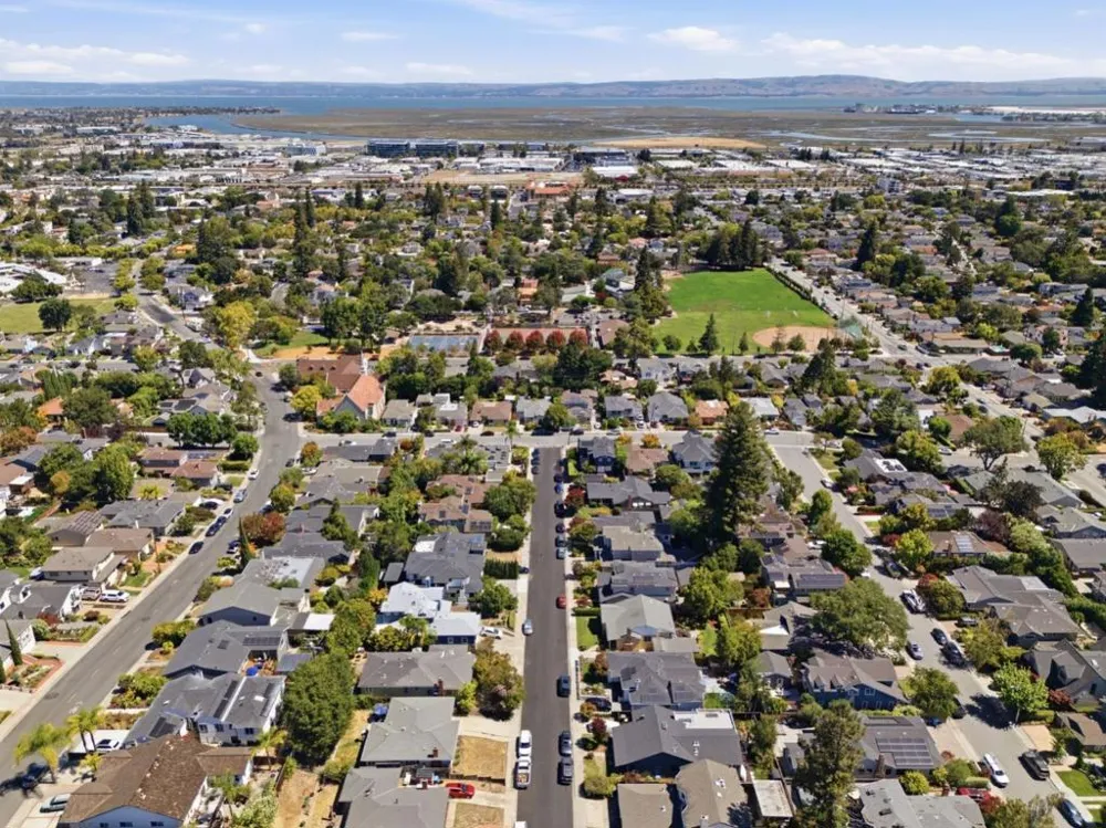 1945 Birch Avenue San Carlos, CA 94070