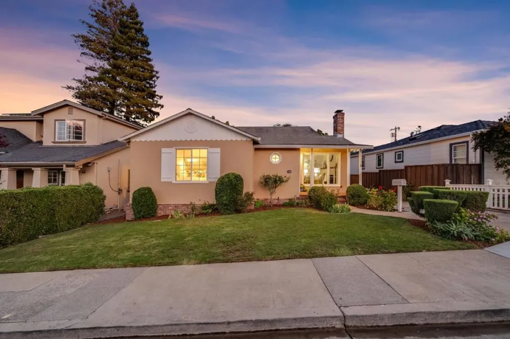 1945 Birch Avenue San Carlos, CA 94070