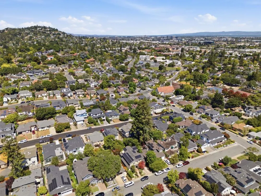 1945 Birch Avenue San Carlos, CA 94070