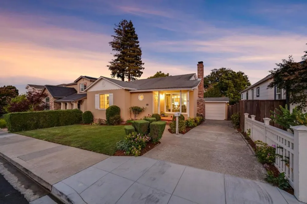 1945 Birch Avenue San Carlos, CA 94070