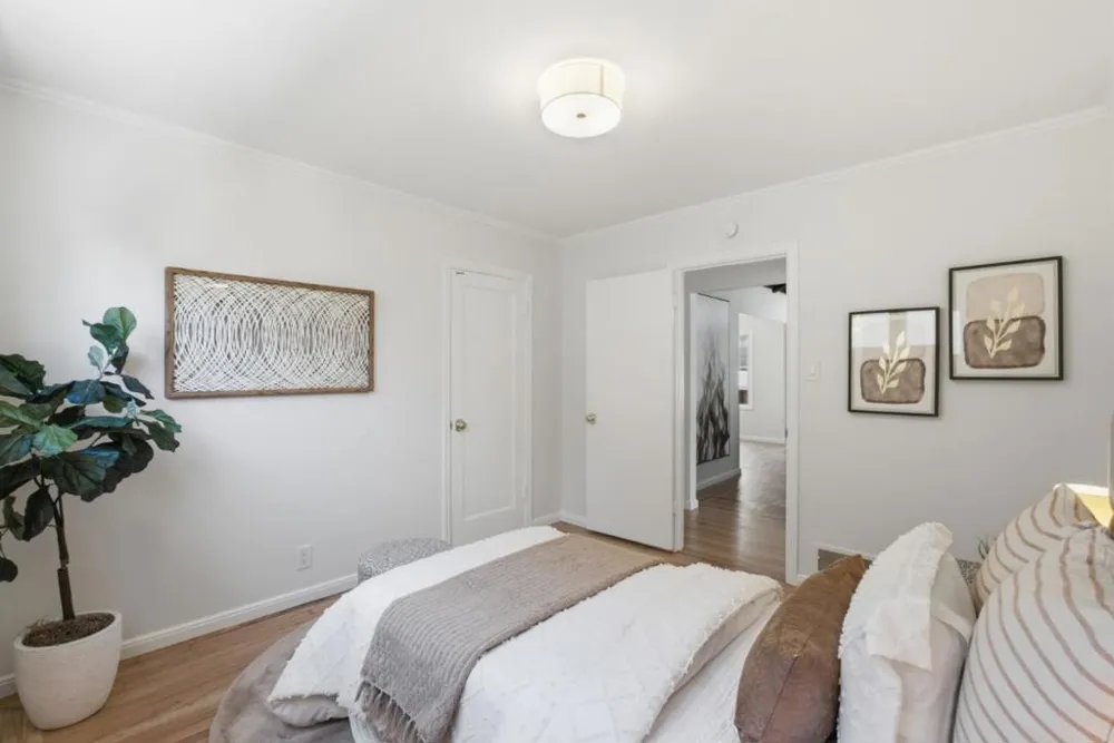 1945 Birch Avenue San Carlos, CA 94070