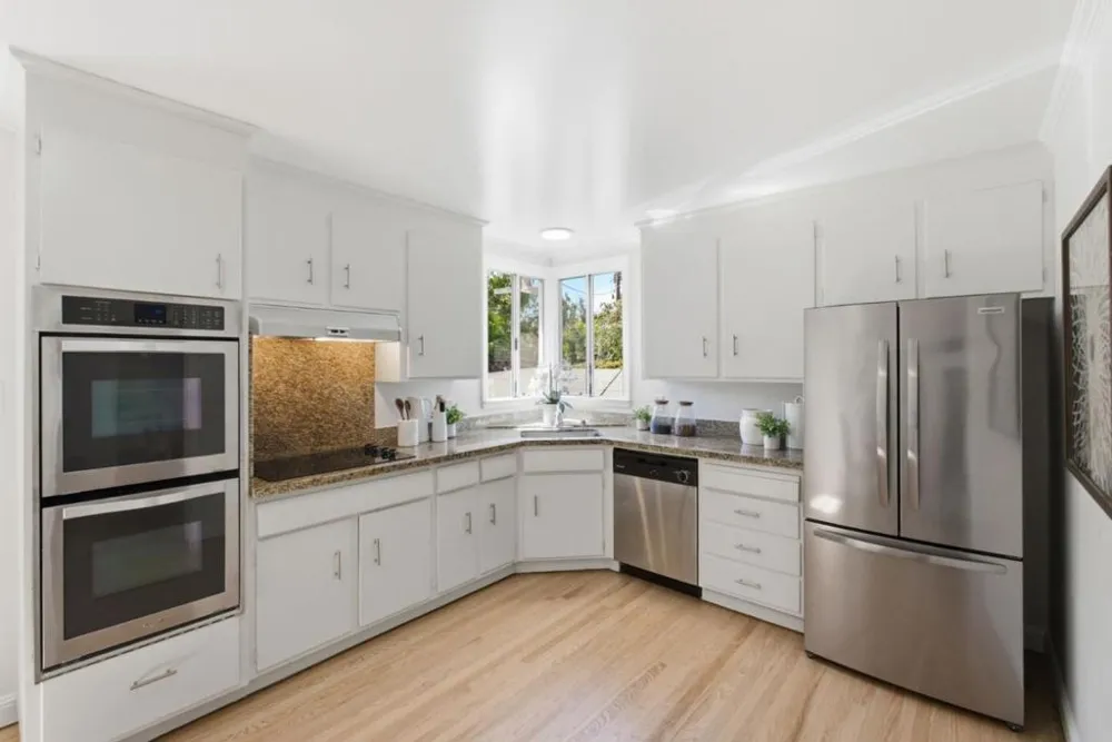 1945 Birch Avenue San Carlos, CA 94070
