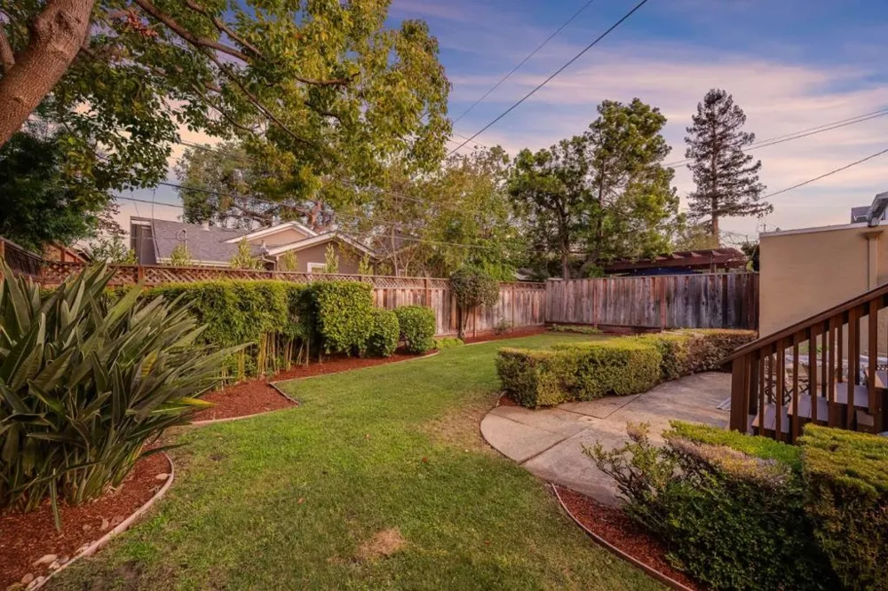 1945 Birch Avenue San Carlos, CA 94070