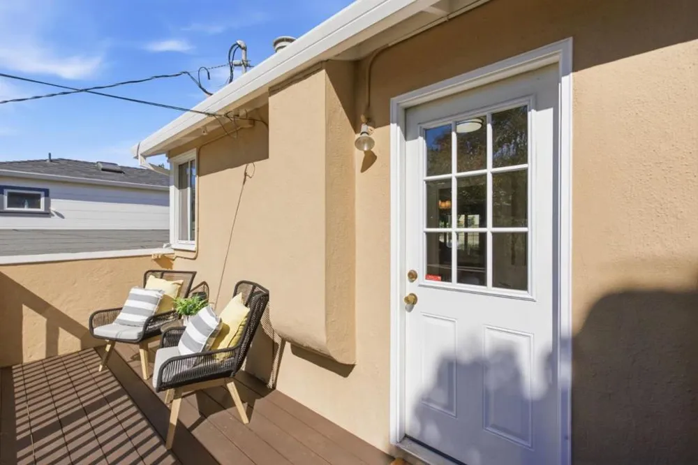 1945 Birch Avenue San Carlos, CA 94070
