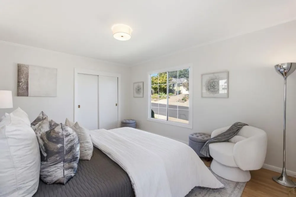 1945 Birch Avenue San Carlos, CA 94070