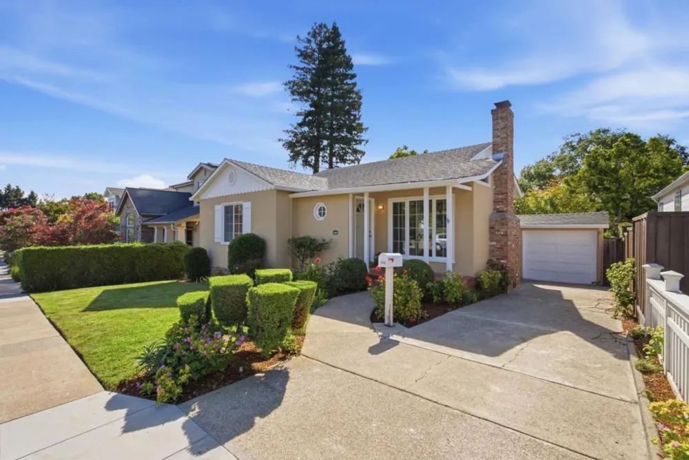1945 Birch Avenue San Carlos, CA 94070