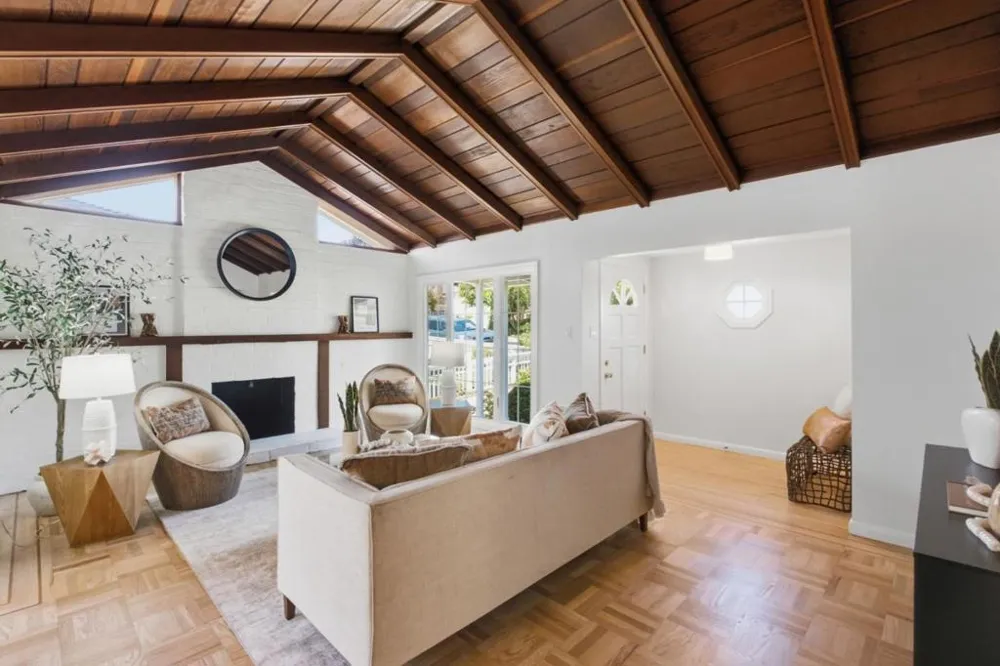 1945 Birch Avenue San Carlos, CA 94070
