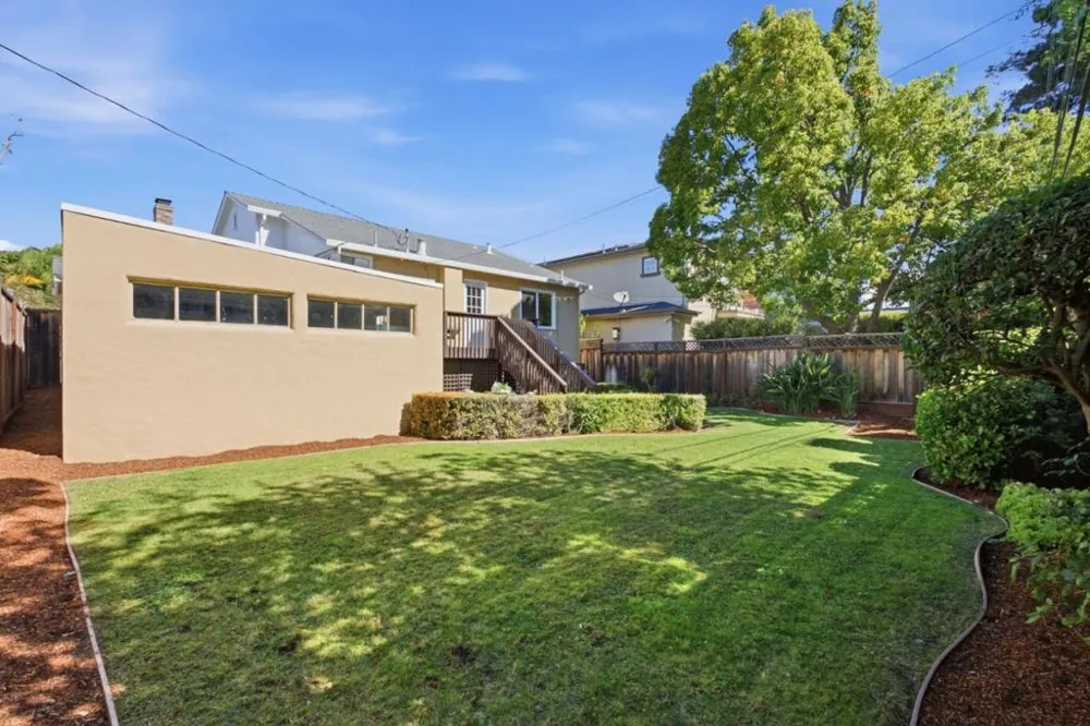1945 Birch Avenue San Carlos, CA 94070