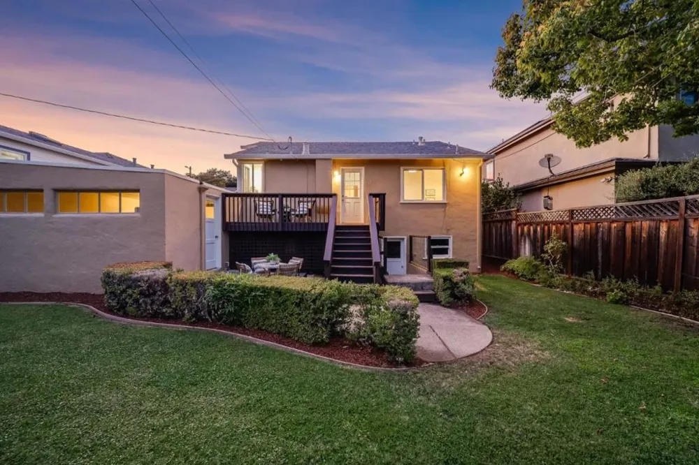 1945 Birch Avenue San Carlos, CA 94070