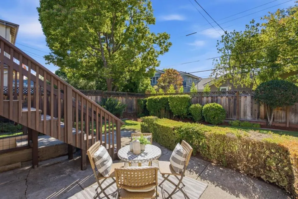 1945 Birch Avenue San Carlos, CA 94070