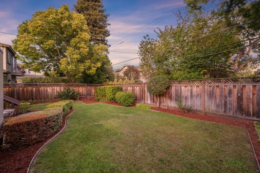 1945 Birch Avenue San Carlos, CA 94070