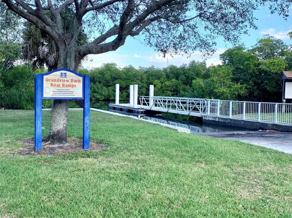 349 DOLPHIN AVENUE SE St Petersburg, FL 33705