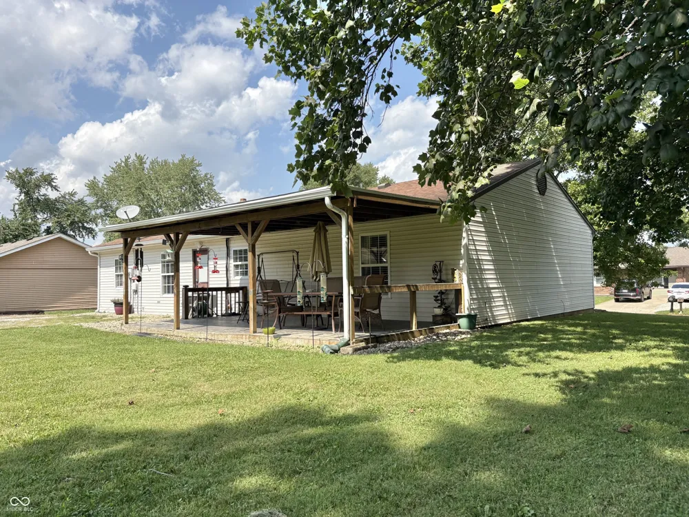 8862 Shawnee Drive Columbus, IN 47201