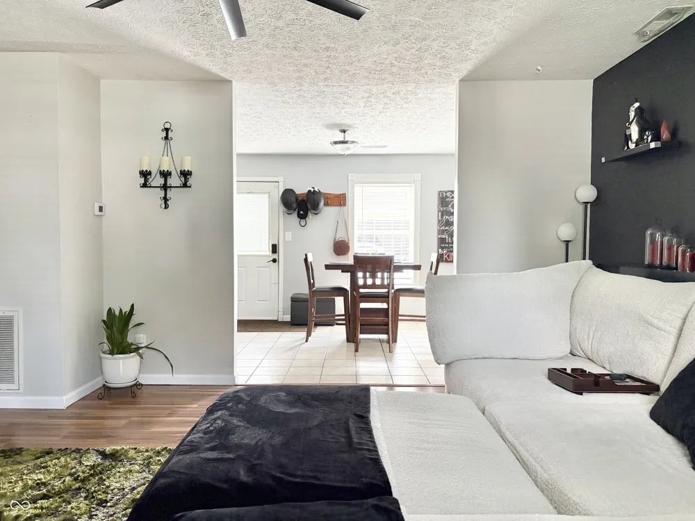 8862 Shawnee Drive Columbus, IN 47201