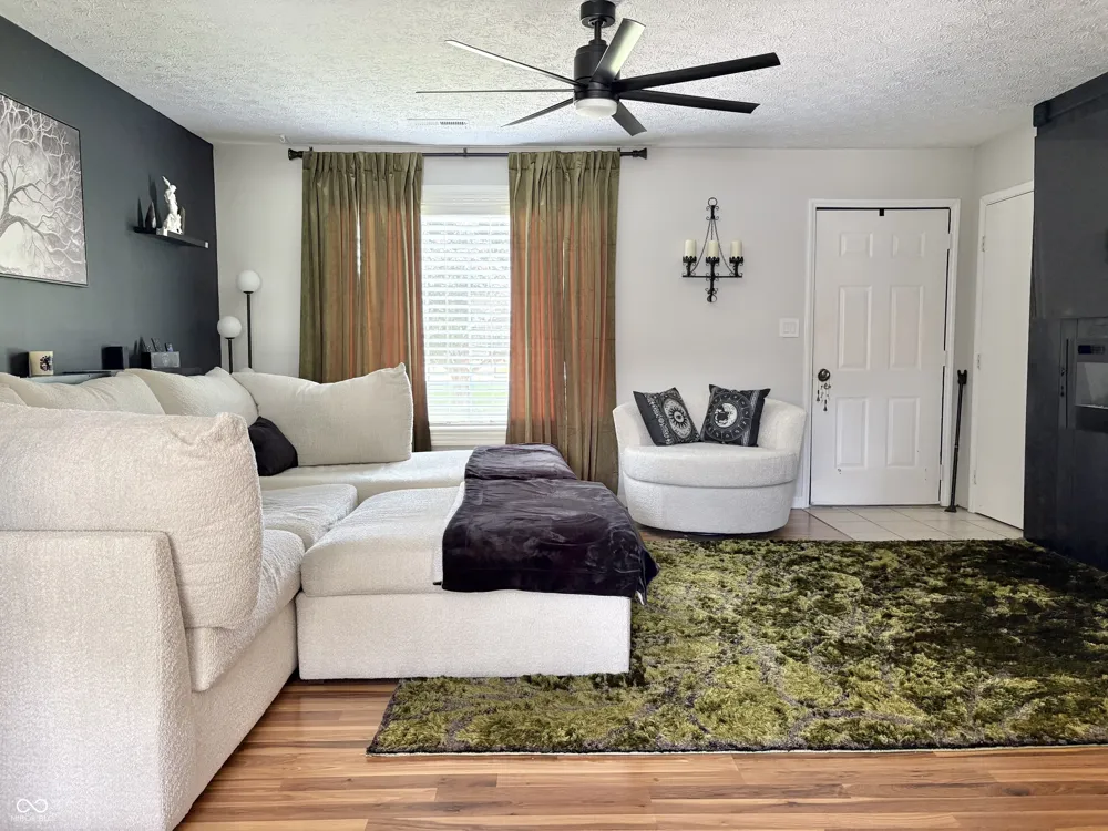 8862 Shawnee Drive Columbus, IN 47201