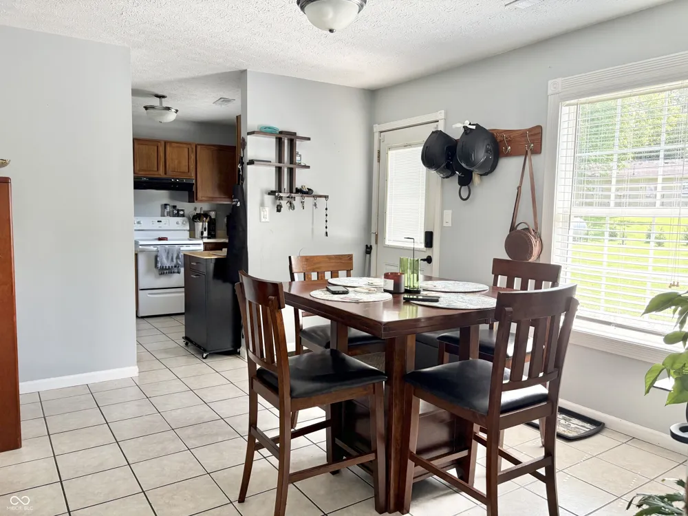8862 Shawnee Drive Columbus, IN 47201