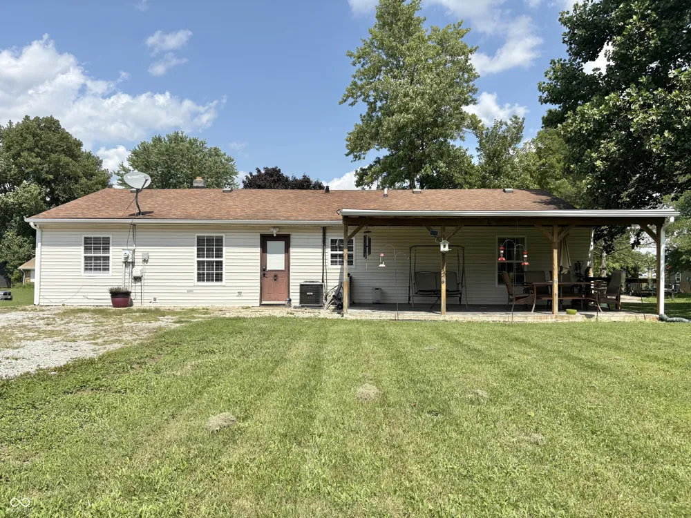 8862 Shawnee Drive Columbus, IN 47201