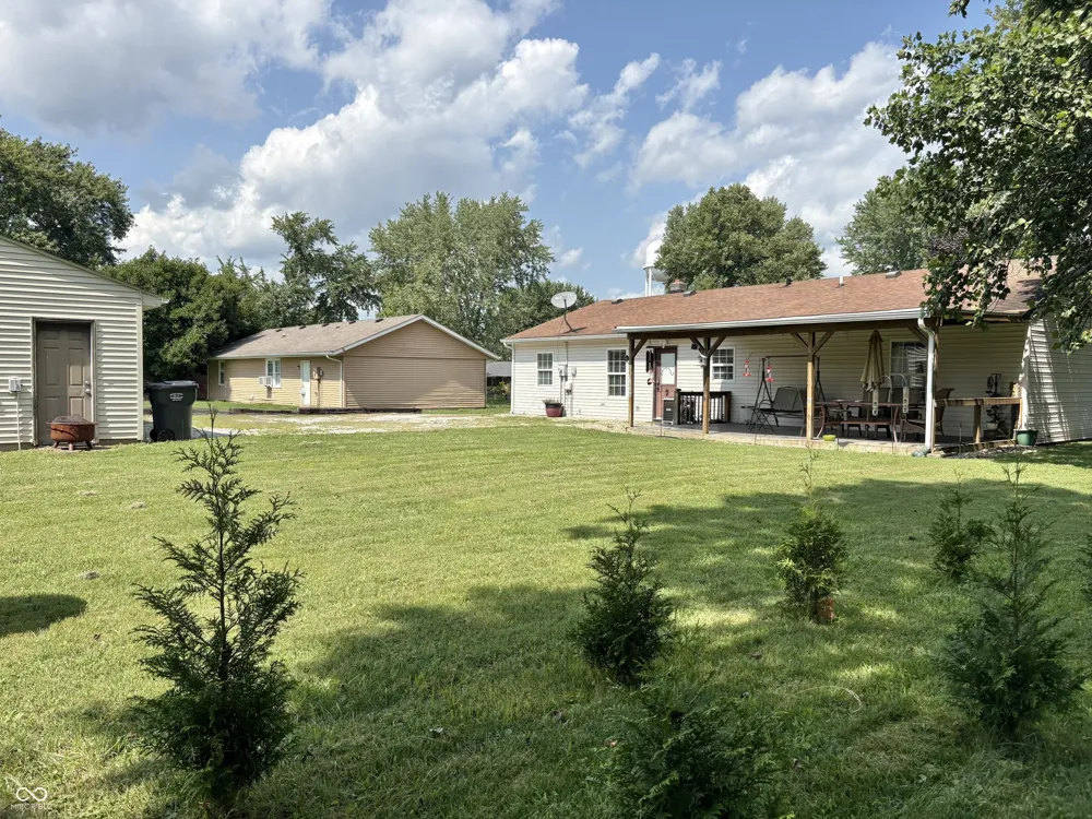 8862 Shawnee Drive Columbus, IN 47201